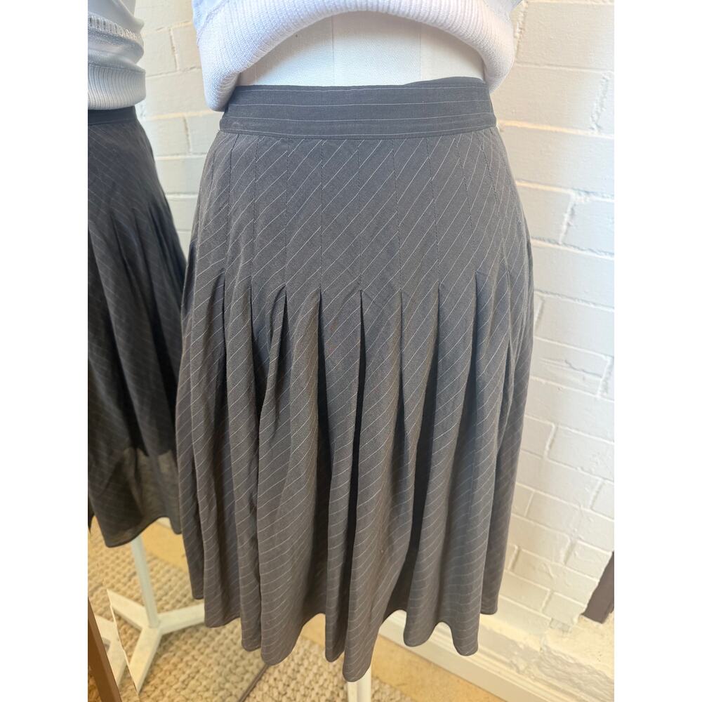 Theory pleated grey pinstripe a-line skirt Size 00